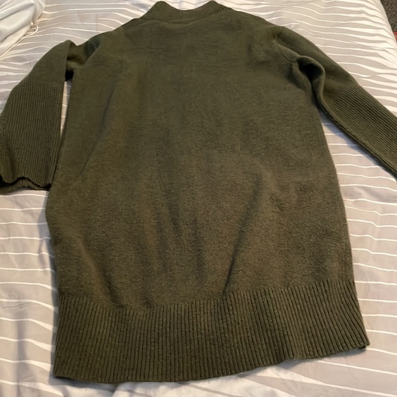Hunter green sweater dress! 🌲 - Picture 5 of 5